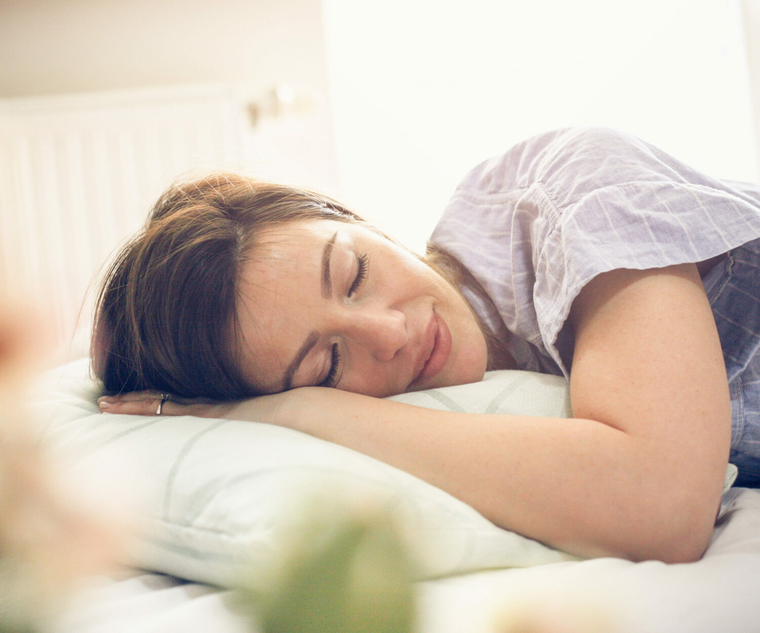 Lady sleeping - How do electronic devices affect the quality of sleep